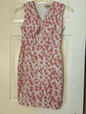 Ports White and Pink Textured V-Neck Sheath Dress